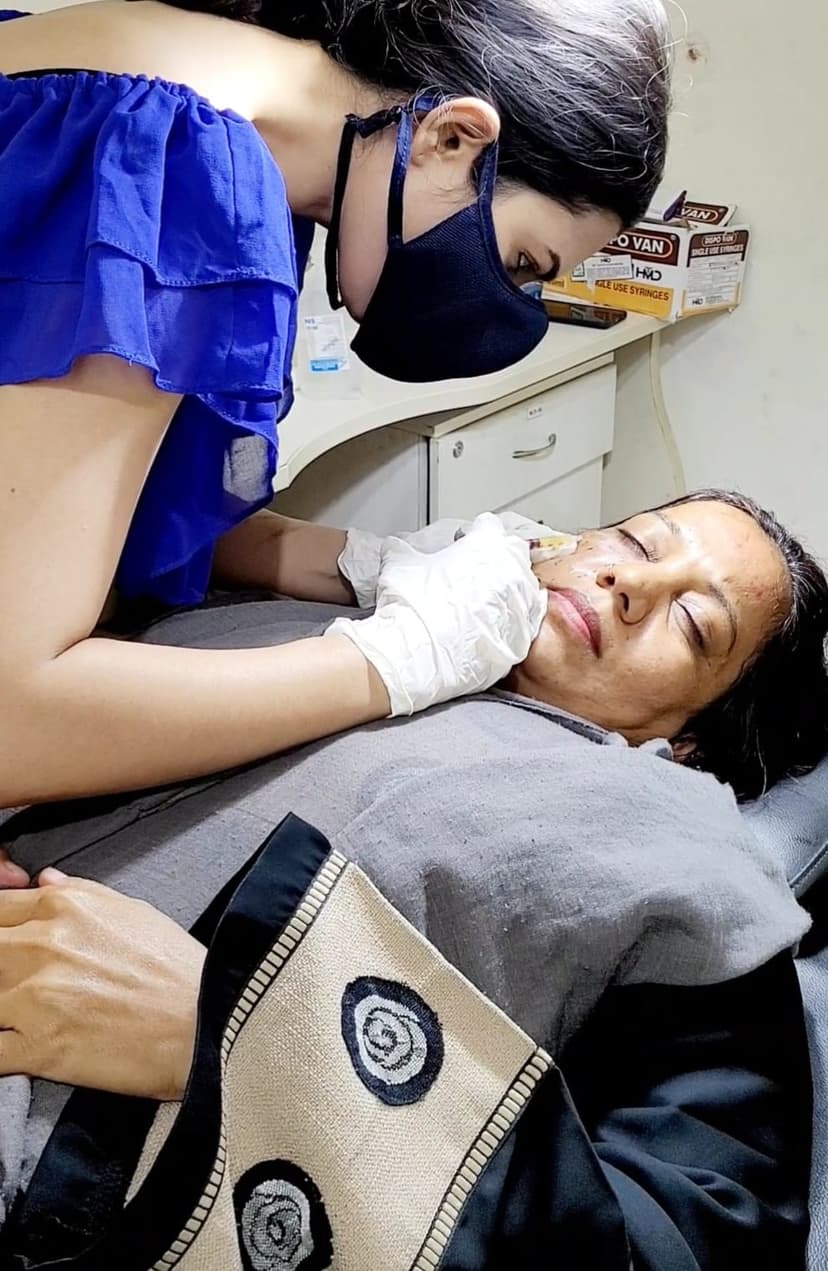Doctor-performed aesthetic treatment